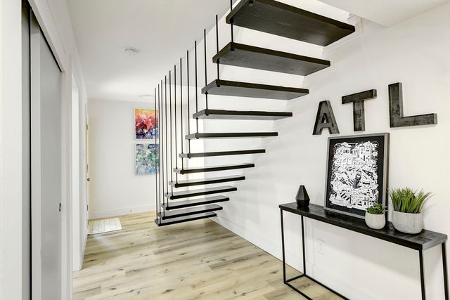 #northcrestmidcenturymodern, #atlantaMidCenturymodernhomes, best Atlanta realtor for unique homes, top selling Atlanta listing agent, #midcenturymodern