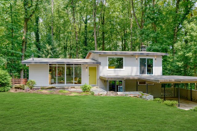 #midcenturymodernhomes, #uniquehomespecialists, #atlantaMidCenturymodernhomes, top selling Atlanta listing agent, #best Atlanta real estate broker
