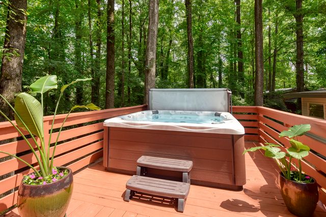 #midcenturymodernhomes, #uniquehomespecialists, #atlantaMidCenturymodernhomes, top selling Atlanta listing agent, #best Atlanta real estate broker