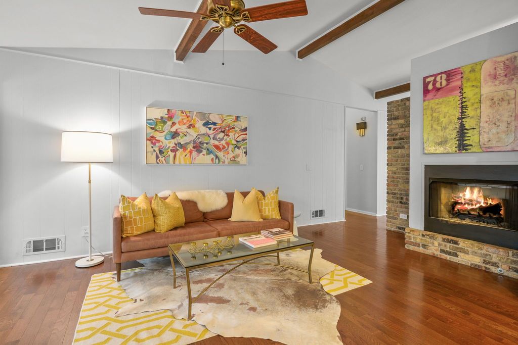 #midcenturymodernatlanta, #atlantaMidCenturymodernhomes, #uniquehomesatlanta, top selling Atlanta listing agent, best Atlanta realtorDr
