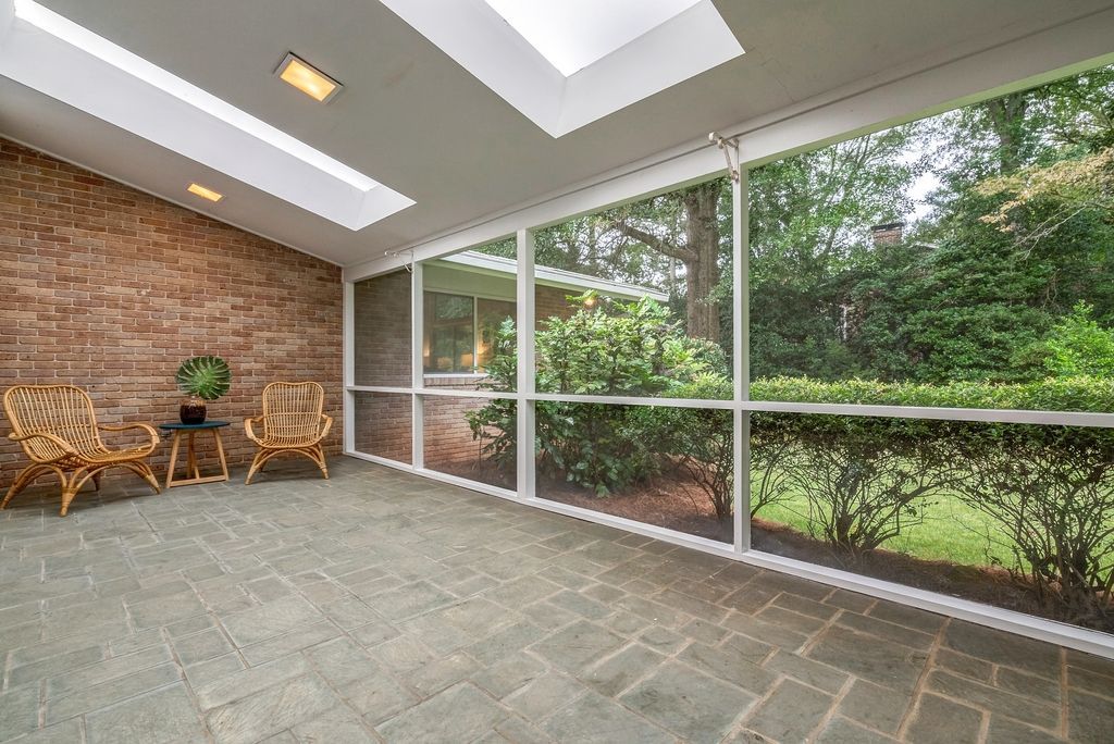 top selling Atlanta listing agent, #northcrestmidcenturymodern, #atlantaMidCenturymodernhomes, best Atlanta unique home realtor