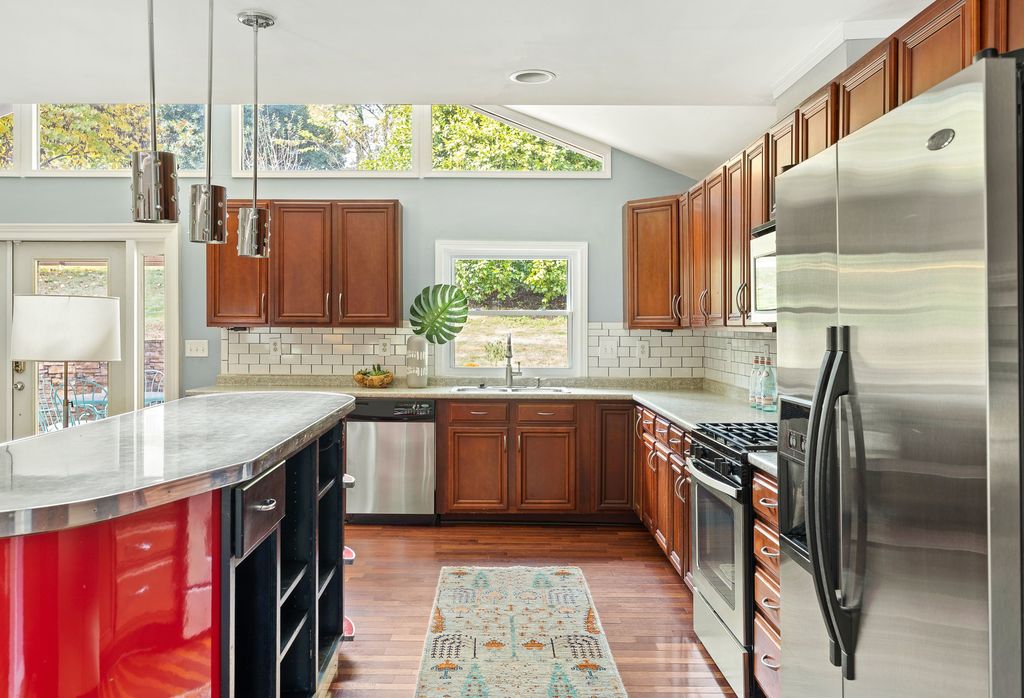 #midcenturymodernhomes, #atlantamidcenturymodern, #uniquehomespecailist, top selling Atlanta listing agent