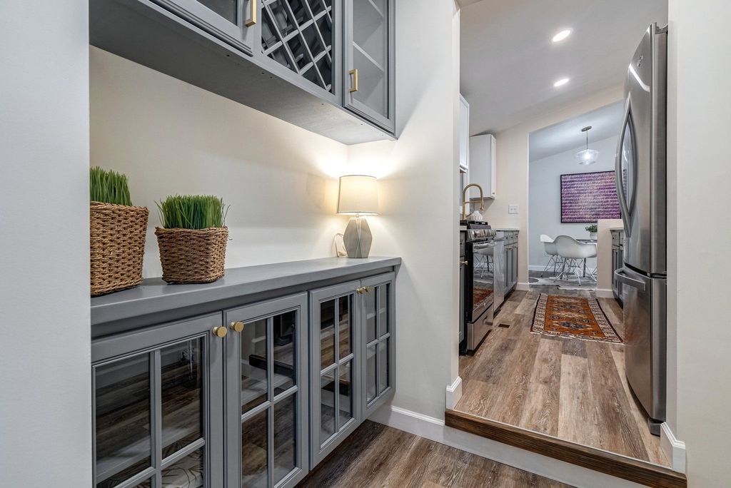 top selling Atlanta listing agent, #comtemporaryhomes, #atlantacontemporaryhomes, best Atlanta realtor, unique home specialist 