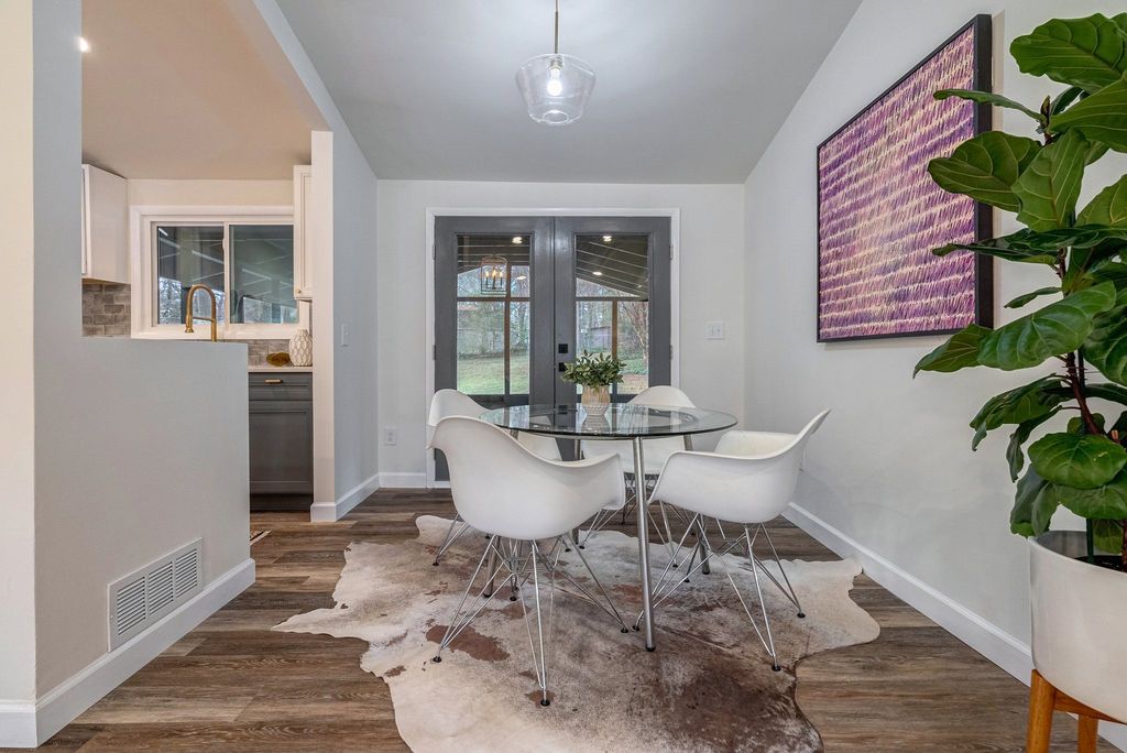 top selling Atlanta listing agent, #comtemporaryhomes, #atlantacontemporaryhomes, best Atlanta realtor, unique home specialist 