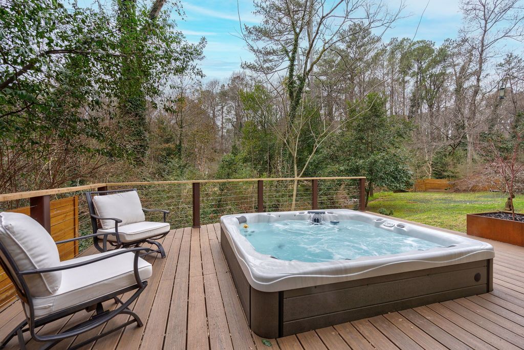 top selling Atlanta listing agent, #midcenturymodernhomes, #atlantamidcenturymodern, #northcrestmidcenturymodern, best Atlanta realtor, unique home specialsit