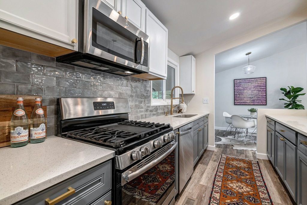 top selling Atlanta listing agent, #comtemporaryhomes, #atlantacontemporaryhomes, best Atlanta realtor, unique home specialist 