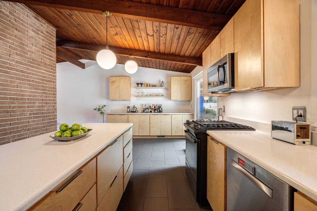 #midcenturymodernhomes, #northcrestmidcenturyhomes, #atlantamidcenturymodern, top selling Atlanta listing agent, Northcrest homes for sale, best Atlanta realtor
