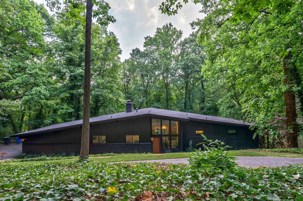 midcentury modern Atlanta, top selling listing agent, best Atlanta realtor, unique home specialist