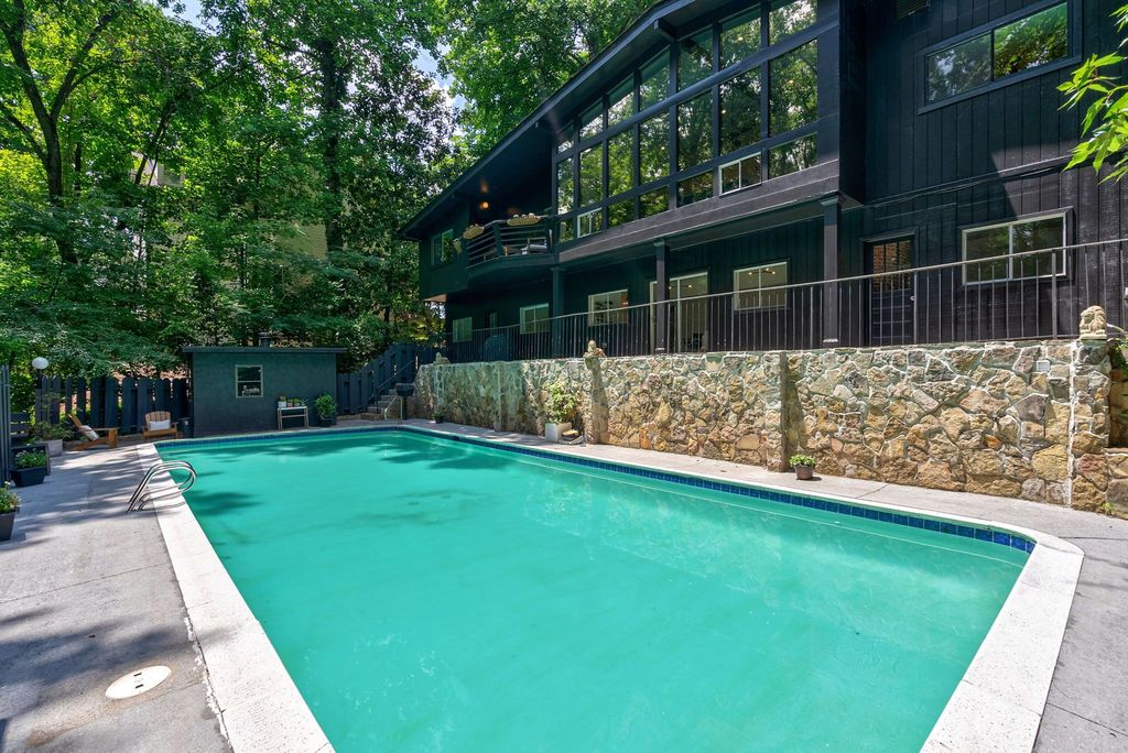 midcentury modern Atlanta, top selling listing agent, best Atlanta realtor, unique home specialist
