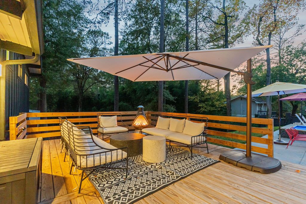 top selling Atlanta listing agent, mid century modern homes, Northcrest split level homes,  best Atlanta realtor