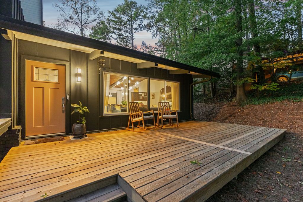 midcenturymodernAtlanta, Atlanta's best unique home specialist, Northcrest mid century homes, find the top selling realtor near me