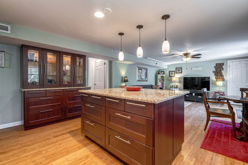 top selling Atlanta listing agent, mid century modern homes, best Atlanta realtor, best Atlanta real estate broker,  unique home specialist.
