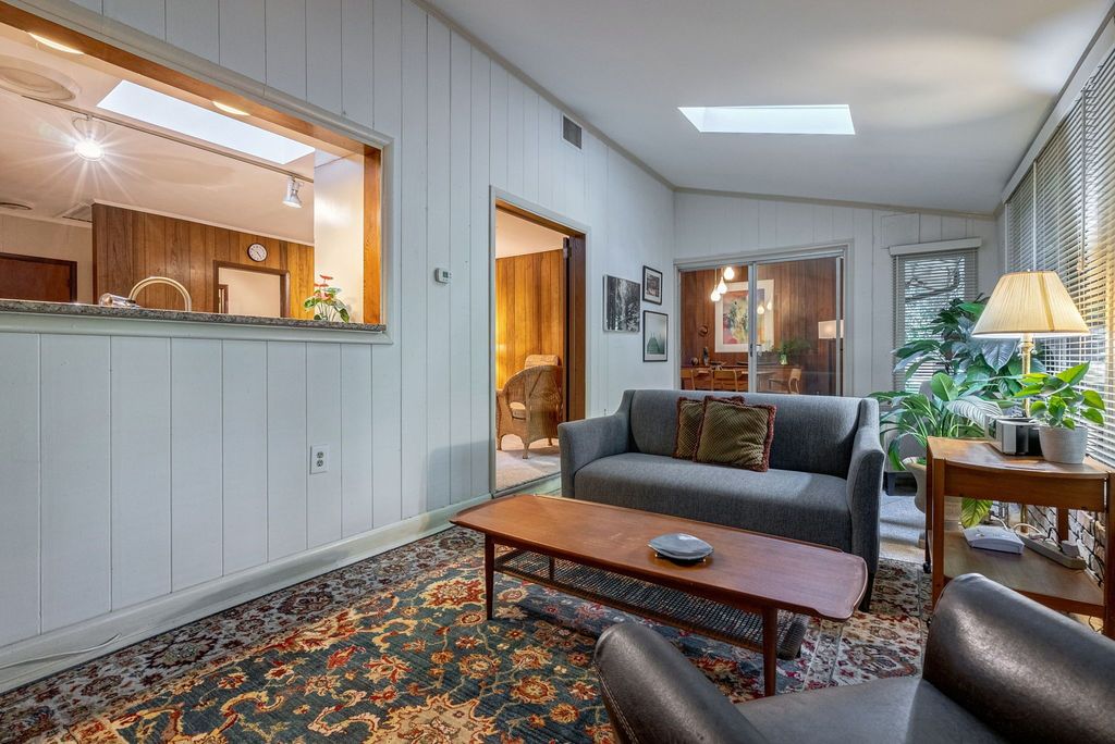 #midcenturymodernAtlanta, top selling Atlanta listing agent, best Atlanta unique home specialistk