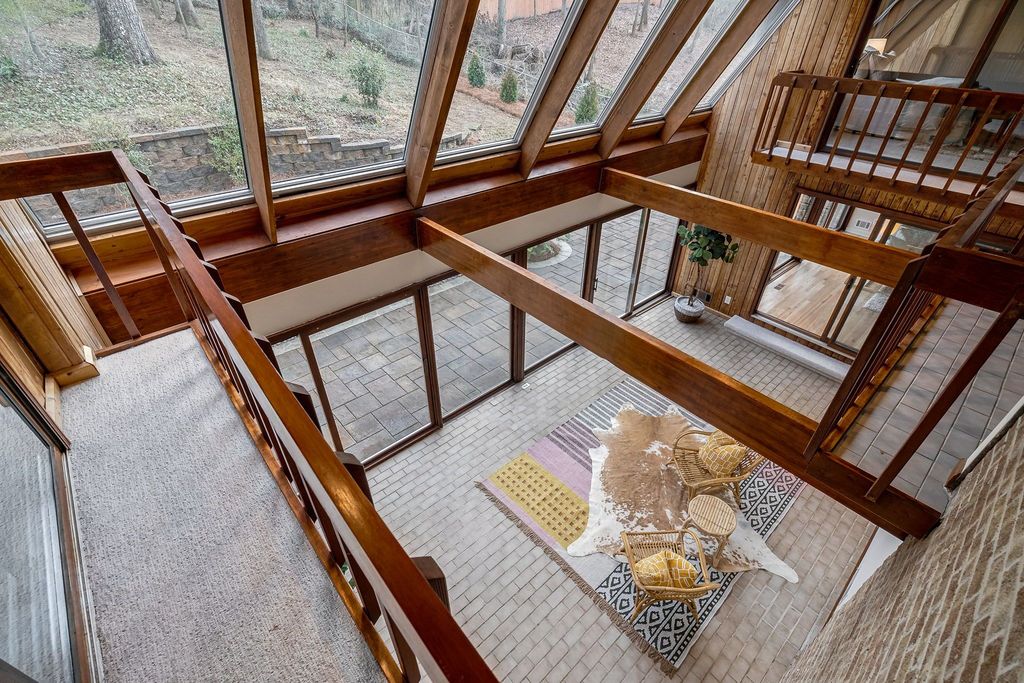 Northcrest mid century modern homes, top selling Atlanta listing agent, #midcenturymodernhomes, unique homes specailist, best Atalanta real estate broker