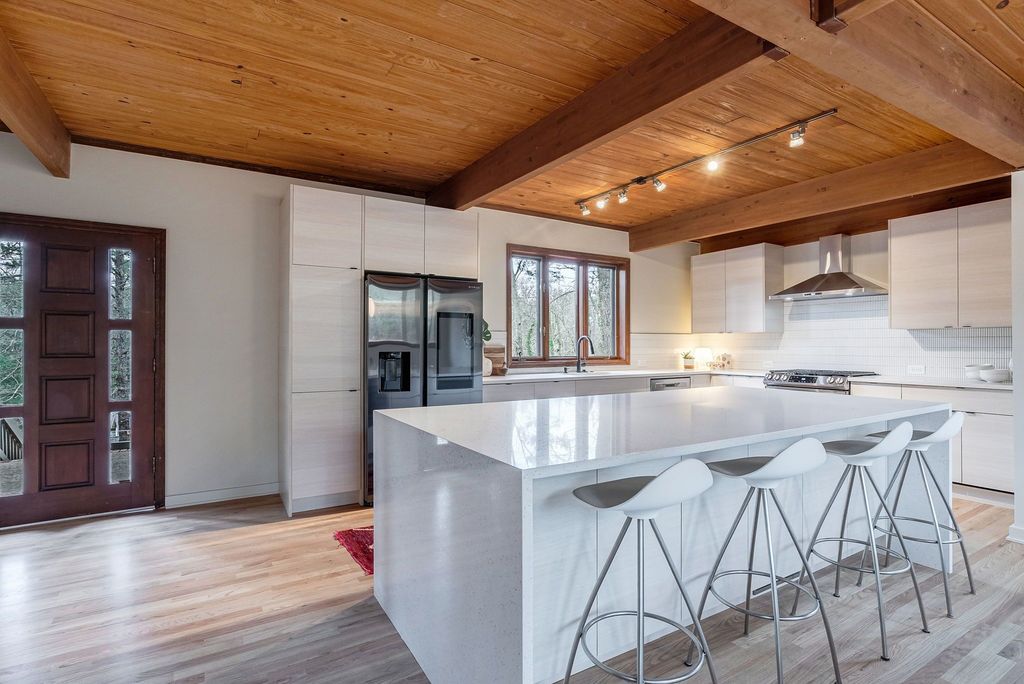 Northcrest mid century modern homes, top selling Atlanta listing agent, #midcenturymodernhomes, unique homes specailist, best Atalanta real estate broker