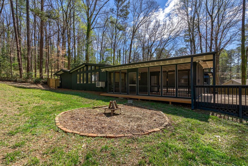 Northcrest mid century modern homes, top selling Atlanta listing agent, #midcenturymodernhomes, unique homes specailist, best Atalanta real estate broker