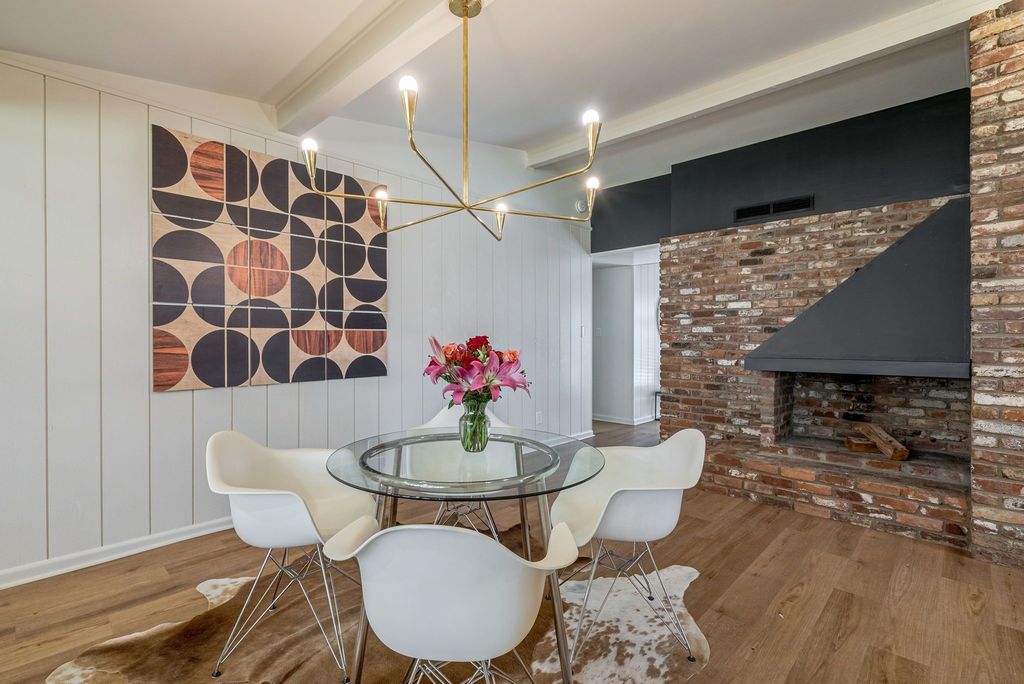 Northcrest mid century modern homes, top selling Atlanta listing agent, #midcenturymodernhomes, unique homes specailist, best Atalanta real estate broker