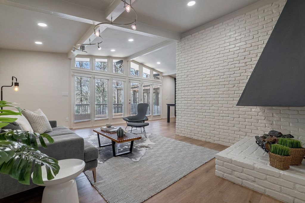 Northcrest mid century modern homes, top selling Atlanta listing agent, #midcenturymodernhomes, unique homes specailist, best Atalanta real estate broker