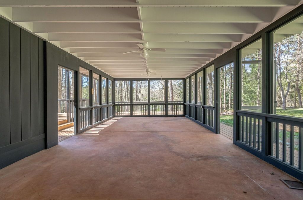 Northcrest mid century modern homes, top selling Atlanta listing agent, #midcenturymodernhomes, unique homes specailist, best Atalanta real estate brokert