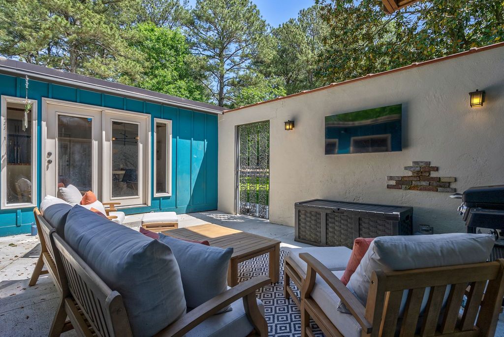 #atlantamidcenturymodernhomes, Atlanta mid-century modern realtor, top selling listing agent, #midcenturymodernatlanta