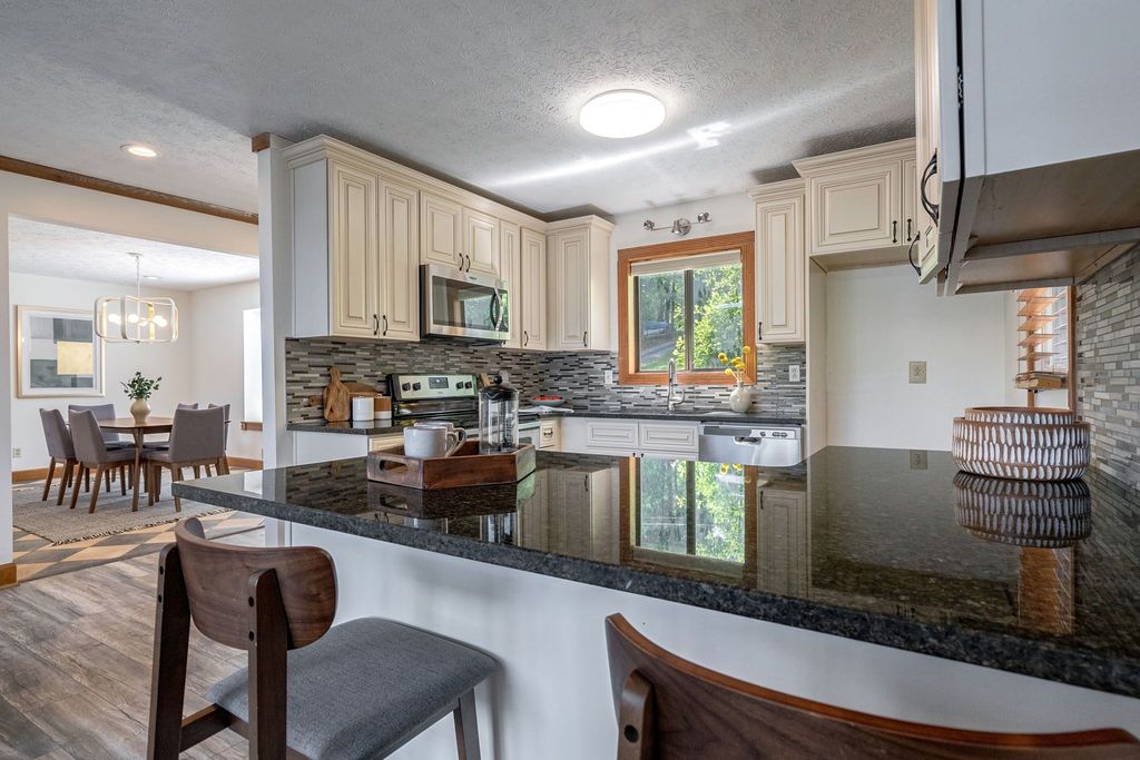 lA-Frames for sale in metro Atlanta, top selling agent, best Atlanta realtor