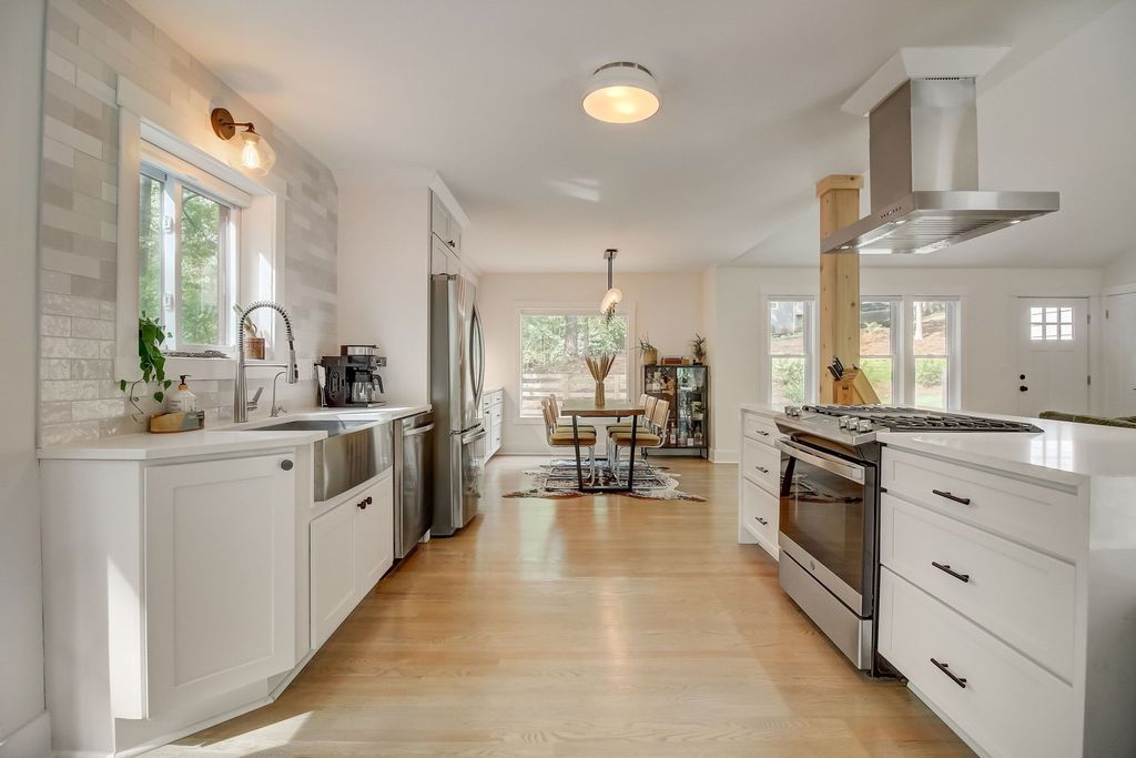 top selling listing agent, #midcenturyAtlanta, unique Atlanta home specialists