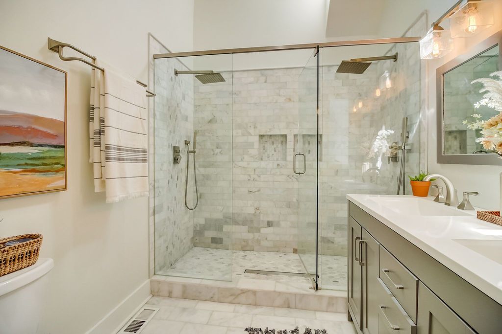 blog 990 Pine Grove bath