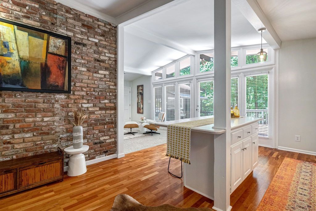#midcenturymodern, #atlantaMCMhomes, top selling listing agent, Atlanta unique home specialist