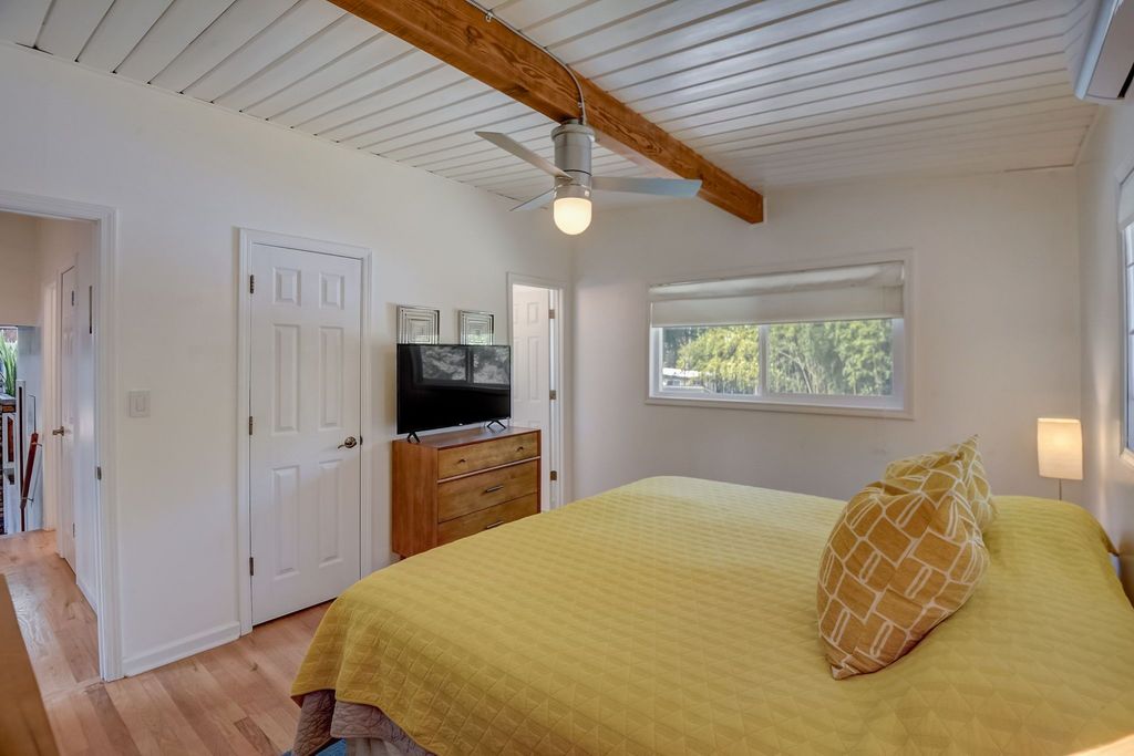 #midcenturymodernatlanta, Northcrest mid-century modern homes, top selling Atlanta listing agent, #unique homes Atlanta, best Atlanta realtor