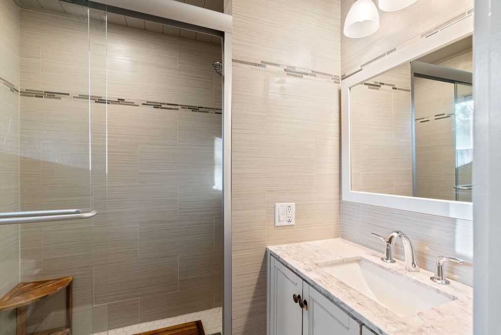 mid century modern homes for sale #atlantamidcenturymodern, top selling listing agent, unique Atlanta home specialist, Northcrest mid century homes