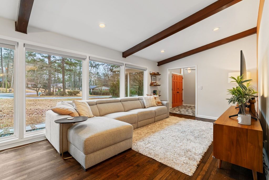 top selling Atlanta listing agent, #midcenturymodernatlanta, best Atlanta realtor, unique home specialist