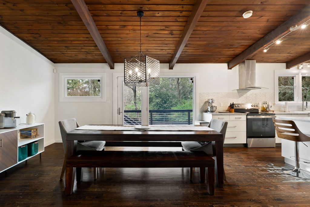 #midcenturymodernhomes, top selling listing agent, unique home specialist, best Atlanta realtor, Northcrest mid century modern homes