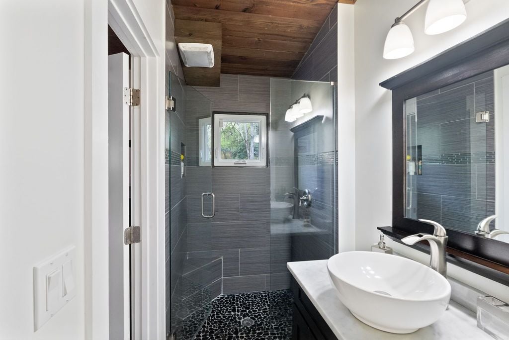 #midcenturymodernhomes, top selling listing agent, unique home specialist, best Atlanta realtor, Northcrest mid century modern homess