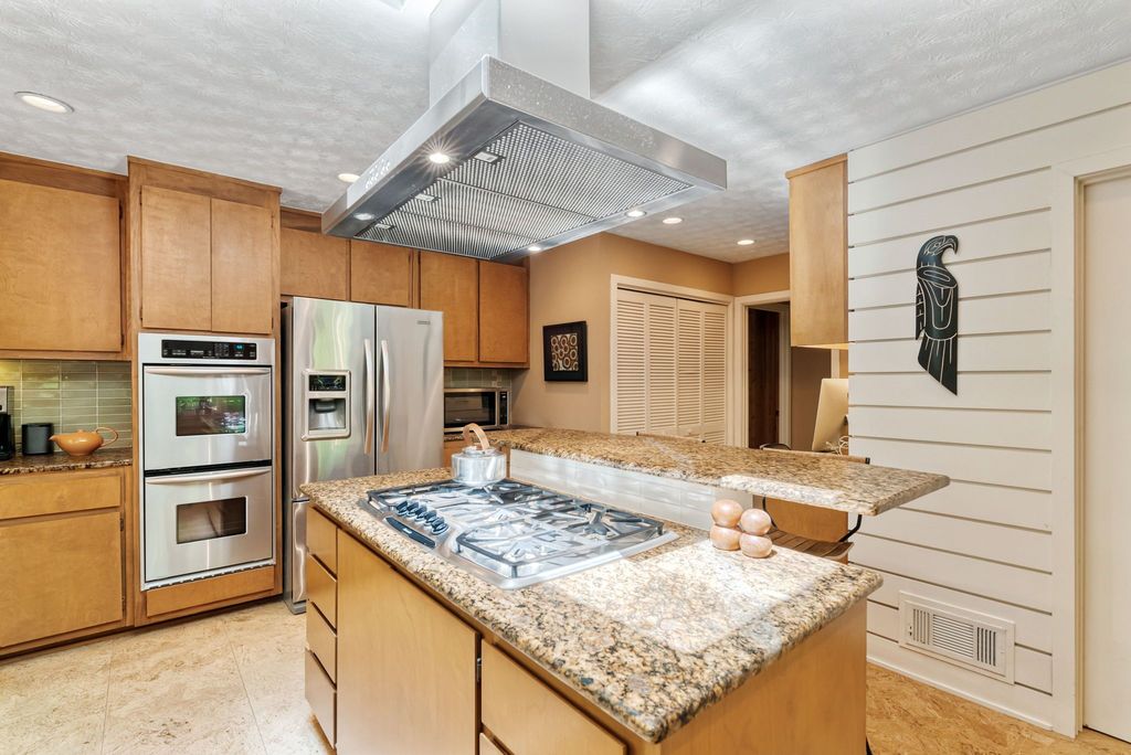 Northcrest mid century modern homes, top selling Atlanta listing agent, #midcenturymodernhomes, unique homes specailist, best Atalanta real estate broker