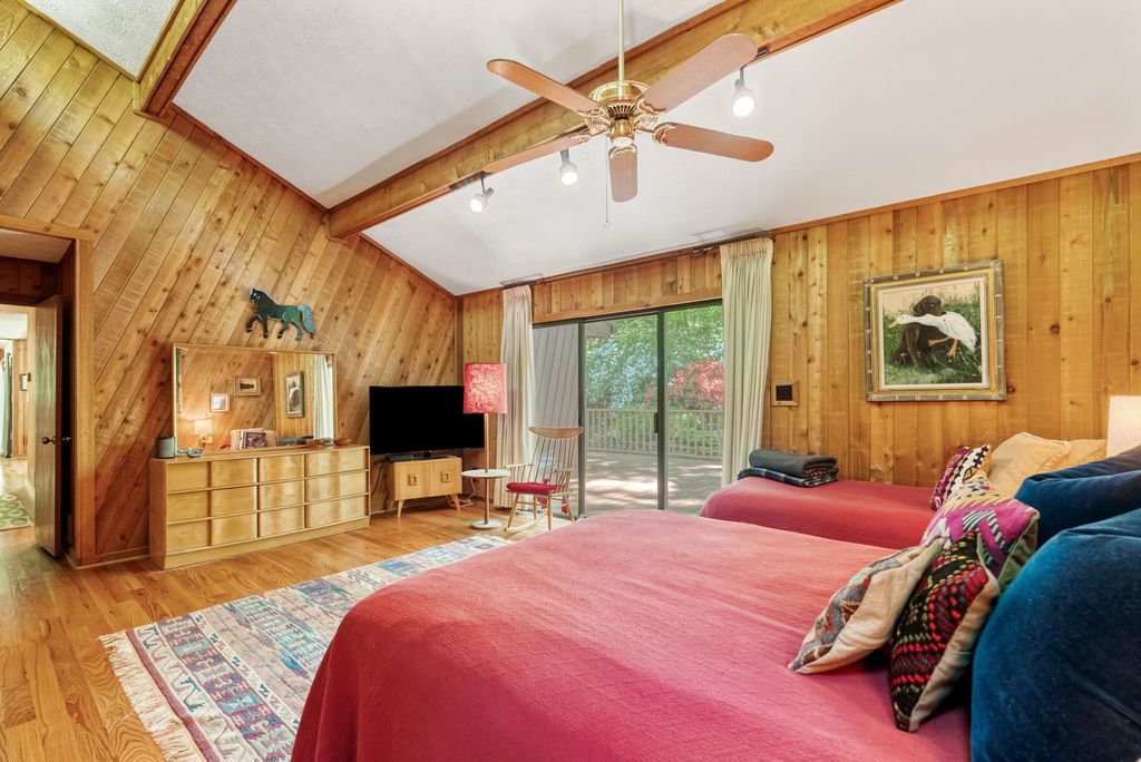 Northcrest mid century modern homes, top selling Atlanta listing agent, #midcenturymodernhomes, unique homes specailist, best Atalanta real estate broker
