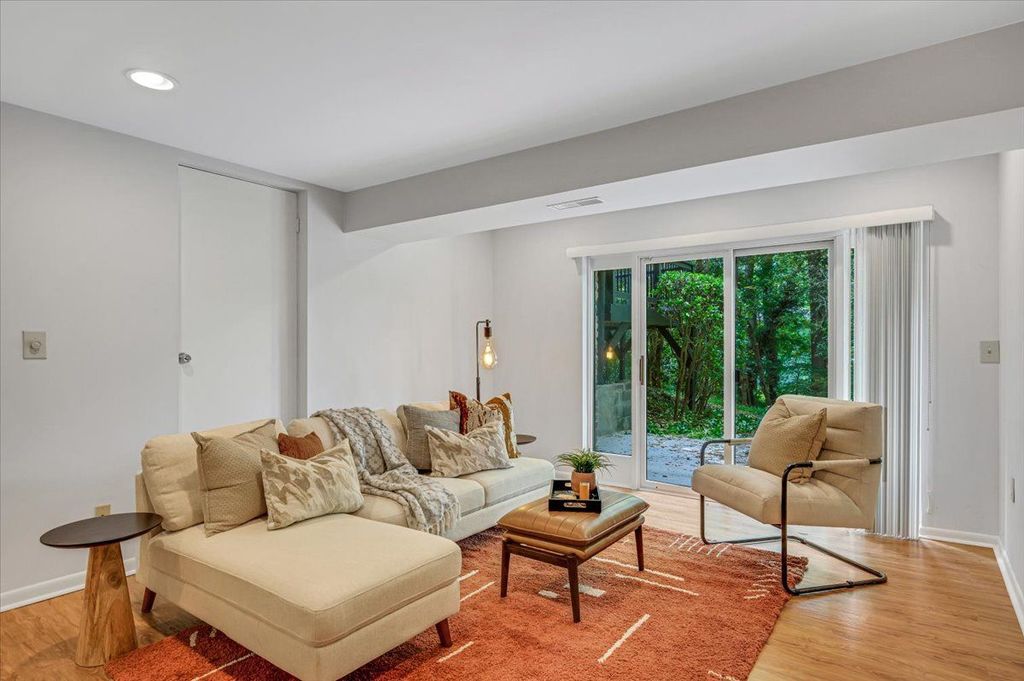 #midcenturyatlantahomes, Atlanta's unique homes specialist, top selling listing agent, find the best realtor near me, best Atlanta realty boutique