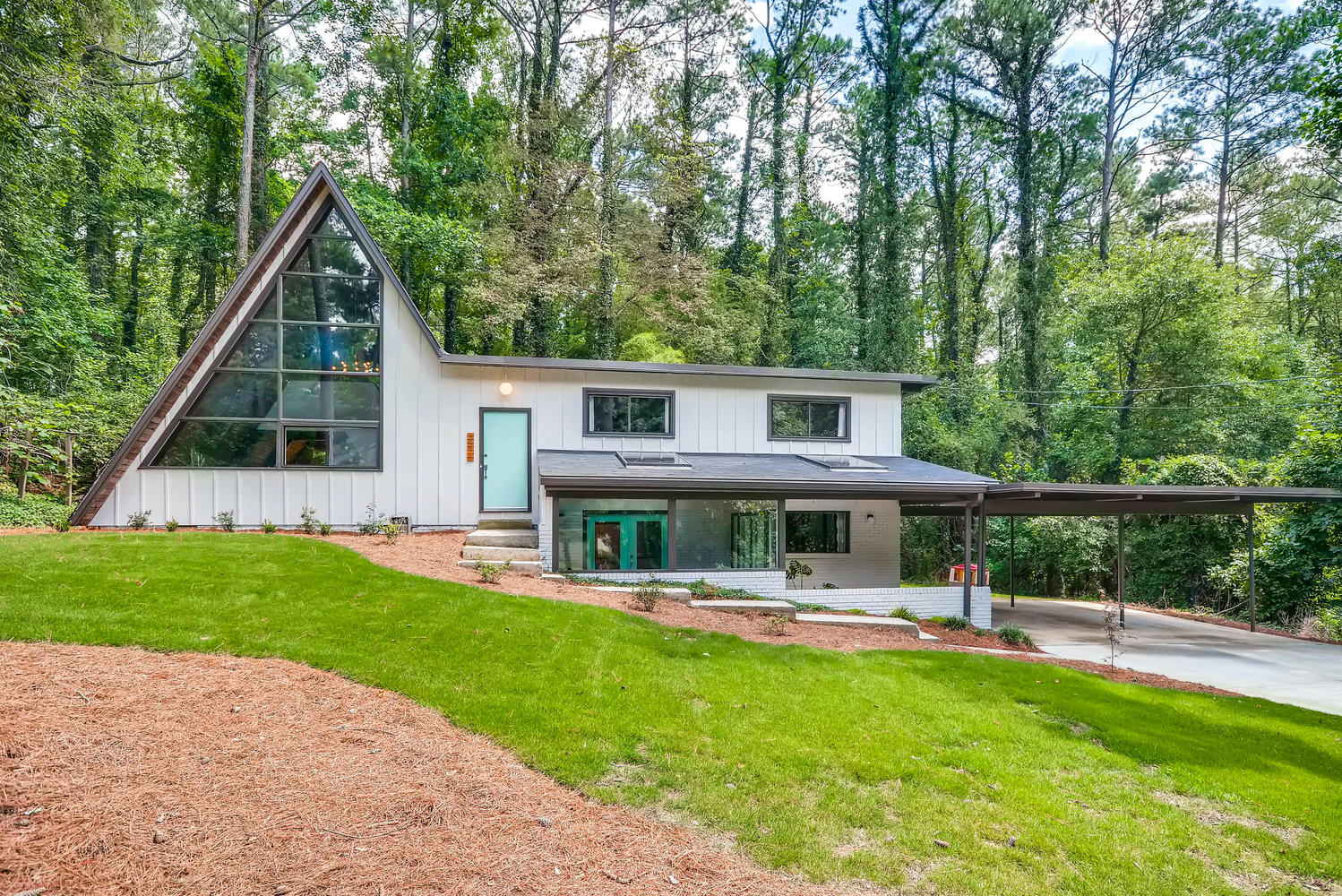 3878 Foxford Dr Atlanta GA-large-001-7-Exterior Front-1499x1000-72dpi