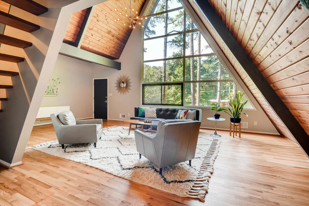 3878 Foxford Dr Atlanta GA-large-004-15-Living Room-1499x1000-72dpi