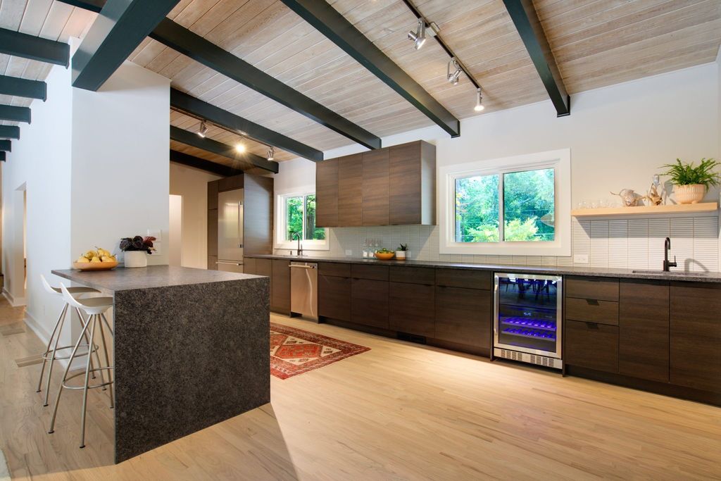 best unique Atlanta realtor, #atlantamidcenturyhomes , top selling listing agent