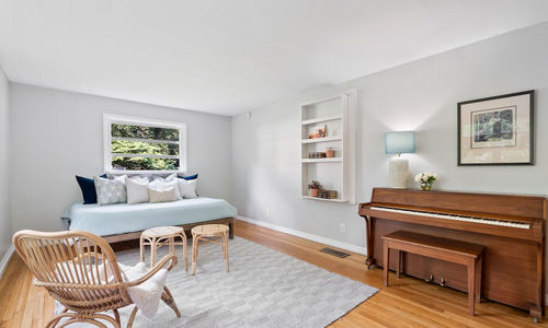 Is it possible to Sell and Buy at the same time?