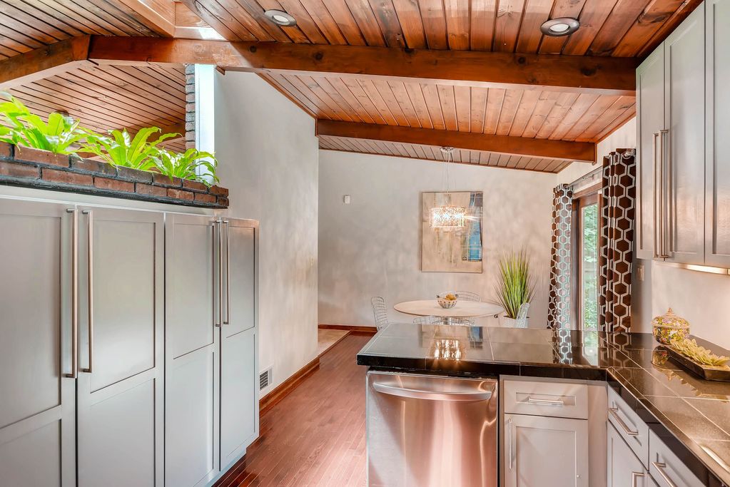 #midcenturymodernAtlanta, best realtor for unique homes, top selling listing agent