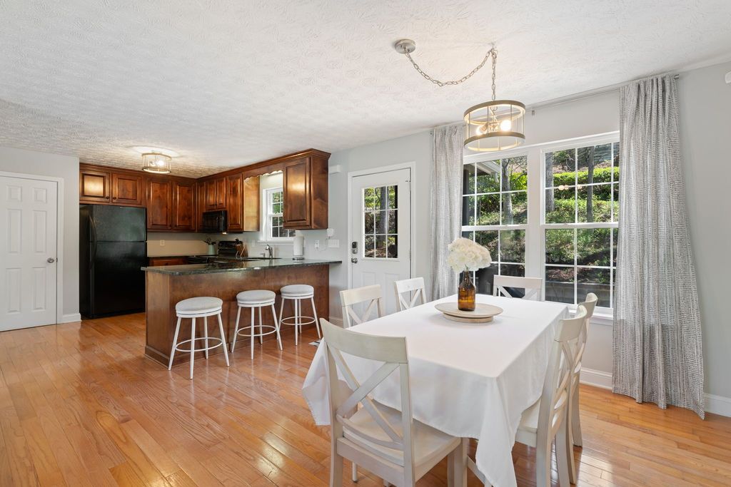 Coolest lake homes for sale, #1 Atlanta realtor, top selling listing agent in the Atlanta area