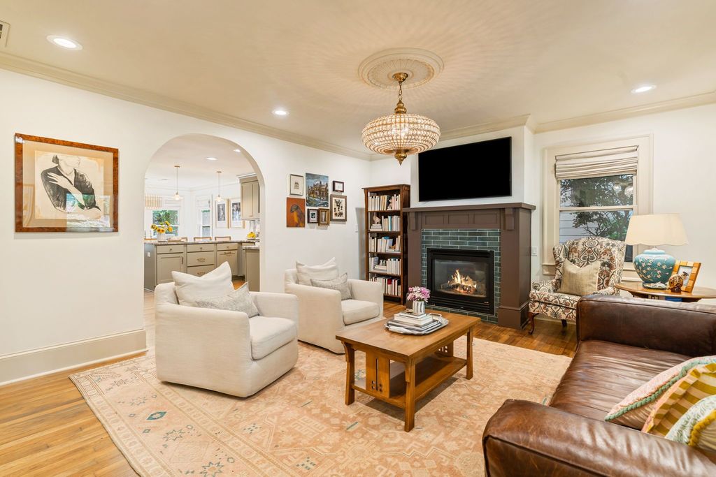 best Atlanta real estate agent, top seling listing agnet in Atlanta, homes for sale in Oakhurst, #1 Atlanta realtor