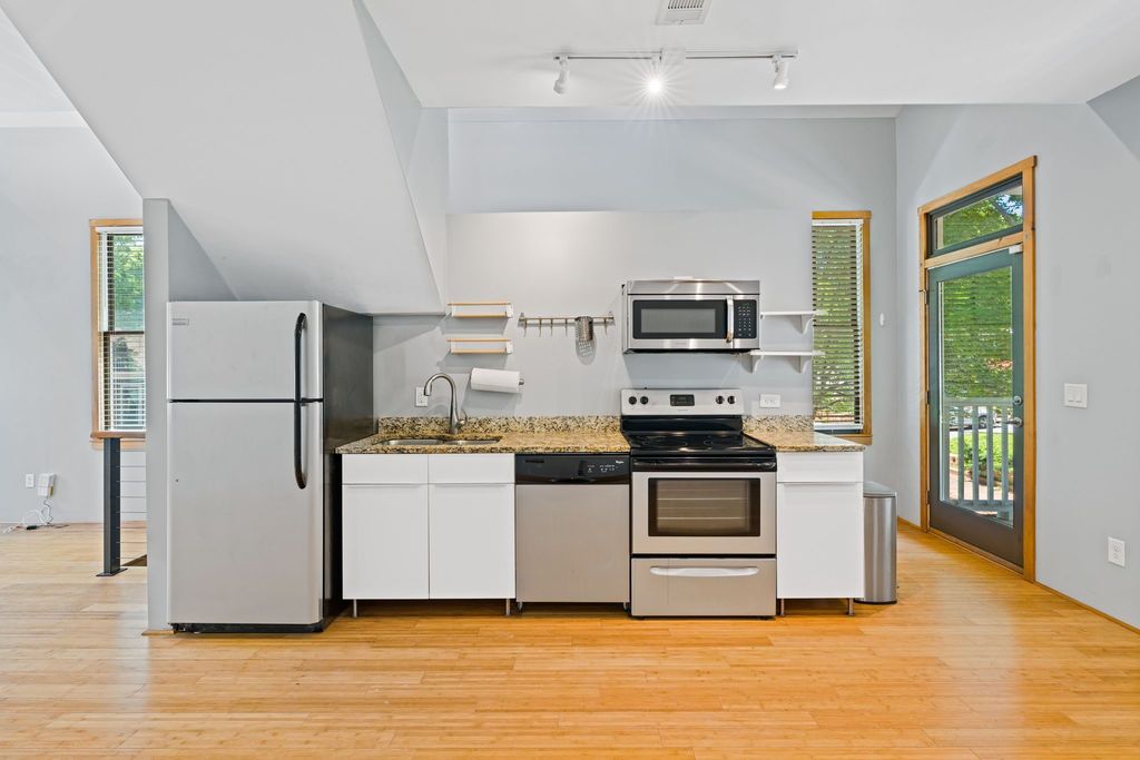 multiuse triplex for sale in Atlanta, top selling Atlanta listing agent, best Atlanta realtor, best income property for sale in Atlanta,