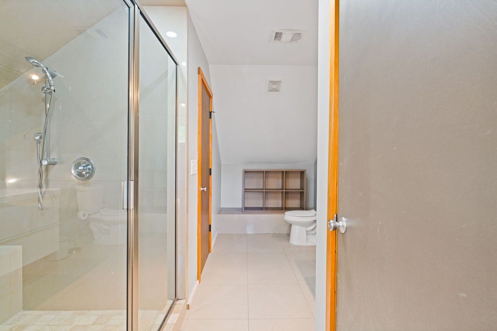 multiuse triplex for sale in Atlanta, top selling Atlanta listing agent, best Atlanta realtor, best income property for sale in Atlanta,