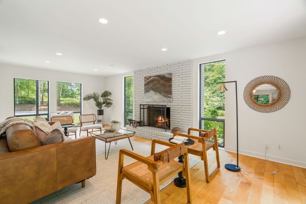 #midcenturymodern, #atlantamidcenturyhomes, #midcenturymodernatlanta, top selling Atlanta listing agent,  best realtor for unique homes, find the best real estate agent near me