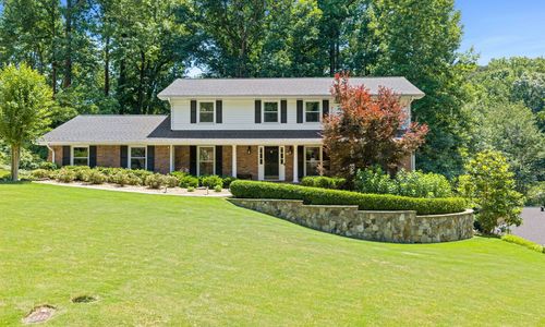 3881 Allsborough Dr., Tucker, GA 30084
