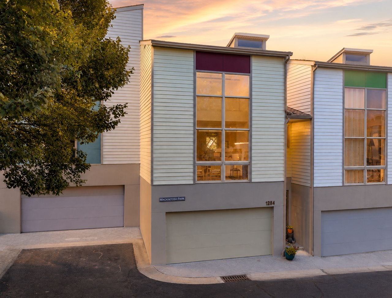 top selling Atlanta listing agent, #uniquehomesatlanta, #best Atlanta real estate agent, Atlanta townhomes for sale, townhomes near the beltline, #contemporaryhomes