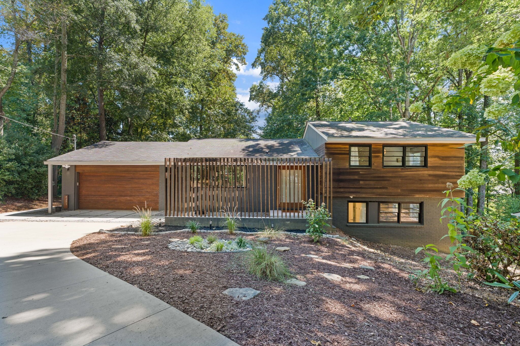 #contemporaryhomes, best Atlanta listing agent, #modernhomes, #uniquehomesatlanta