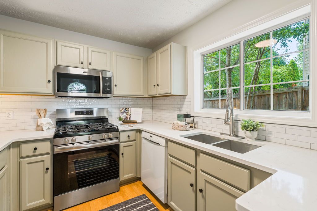 #midcenturymodernatlanta, #atlantaMidCenturymodernhomes,  top selling Atlanta listing agent, unique home specialist, best Atlanta realtor